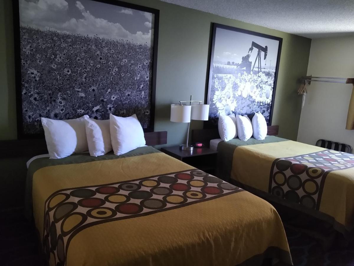 Super 8 By Wyndham Craig Hotel Екстериор снимка