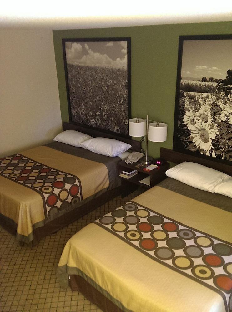 Super 8 By Wyndham Craig Hotel Екстериор снимка