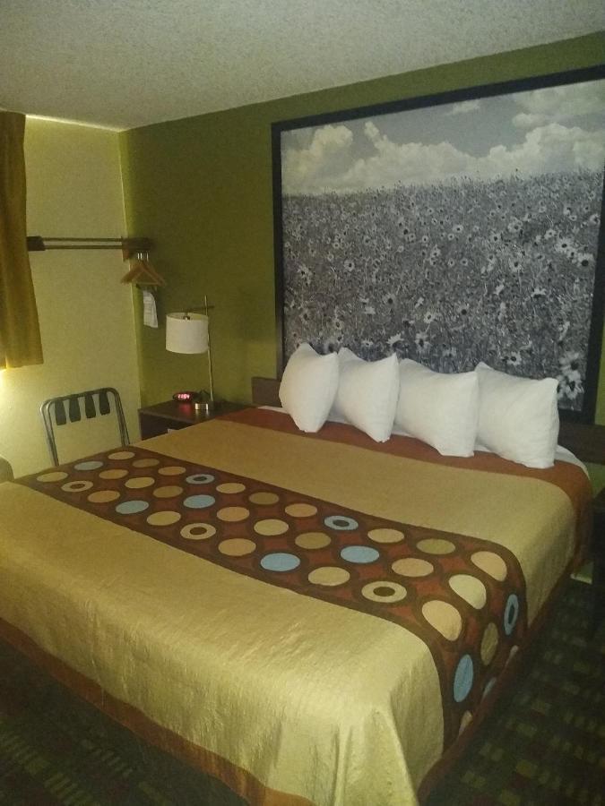 Super 8 By Wyndham Craig Hotel Екстериор снимка