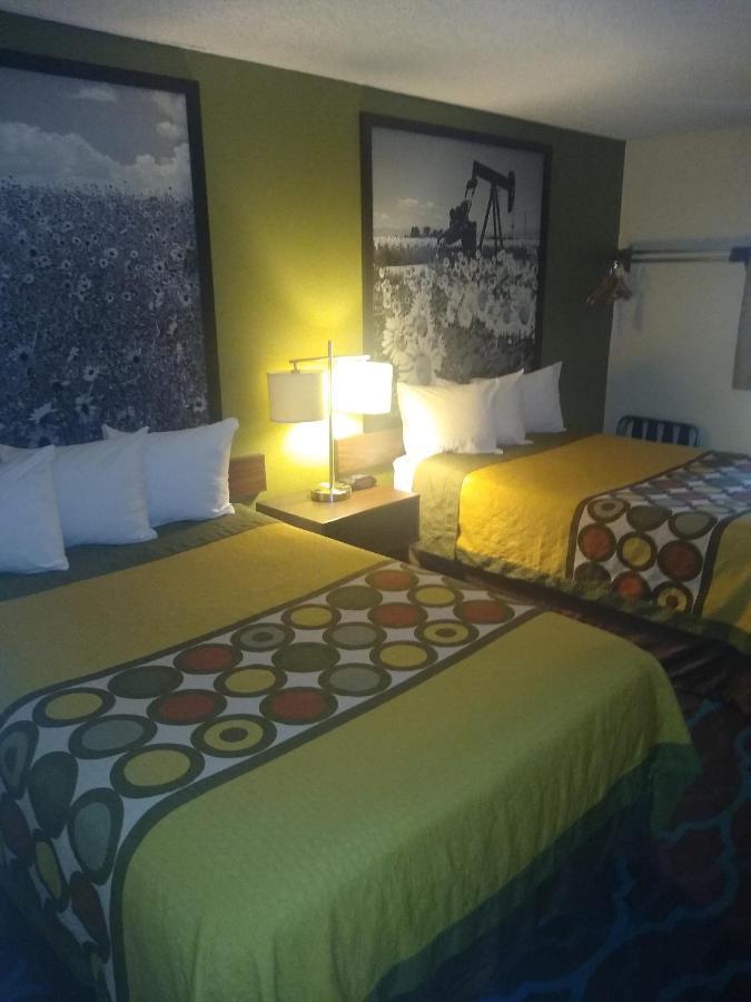 Super 8 By Wyndham Craig Hotel Екстериор снимка