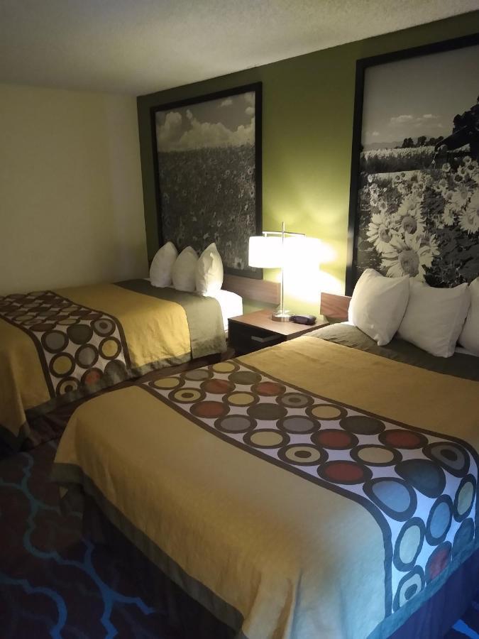 Super 8 By Wyndham Craig Hotel Екстериор снимка