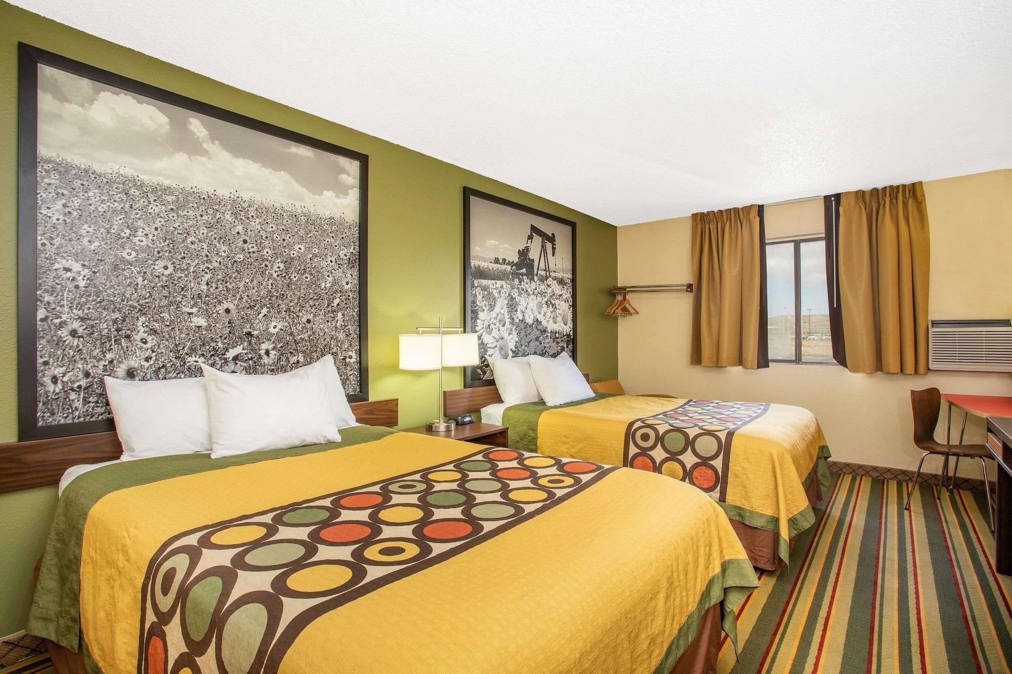 Super 8 By Wyndham Craig Hotel Екстериор снимка