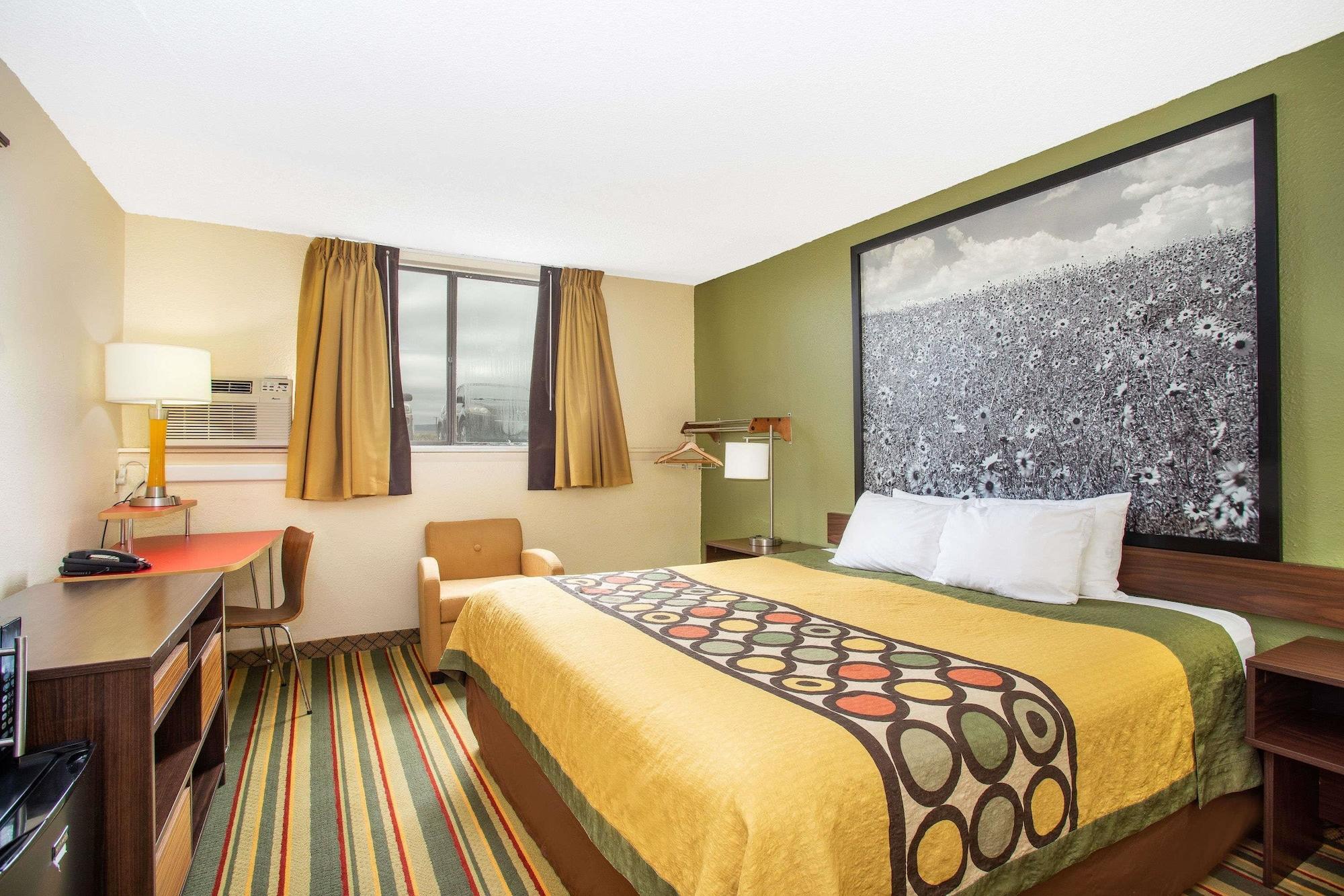 Super 8 By Wyndham Craig Hotel Екстериор снимка
