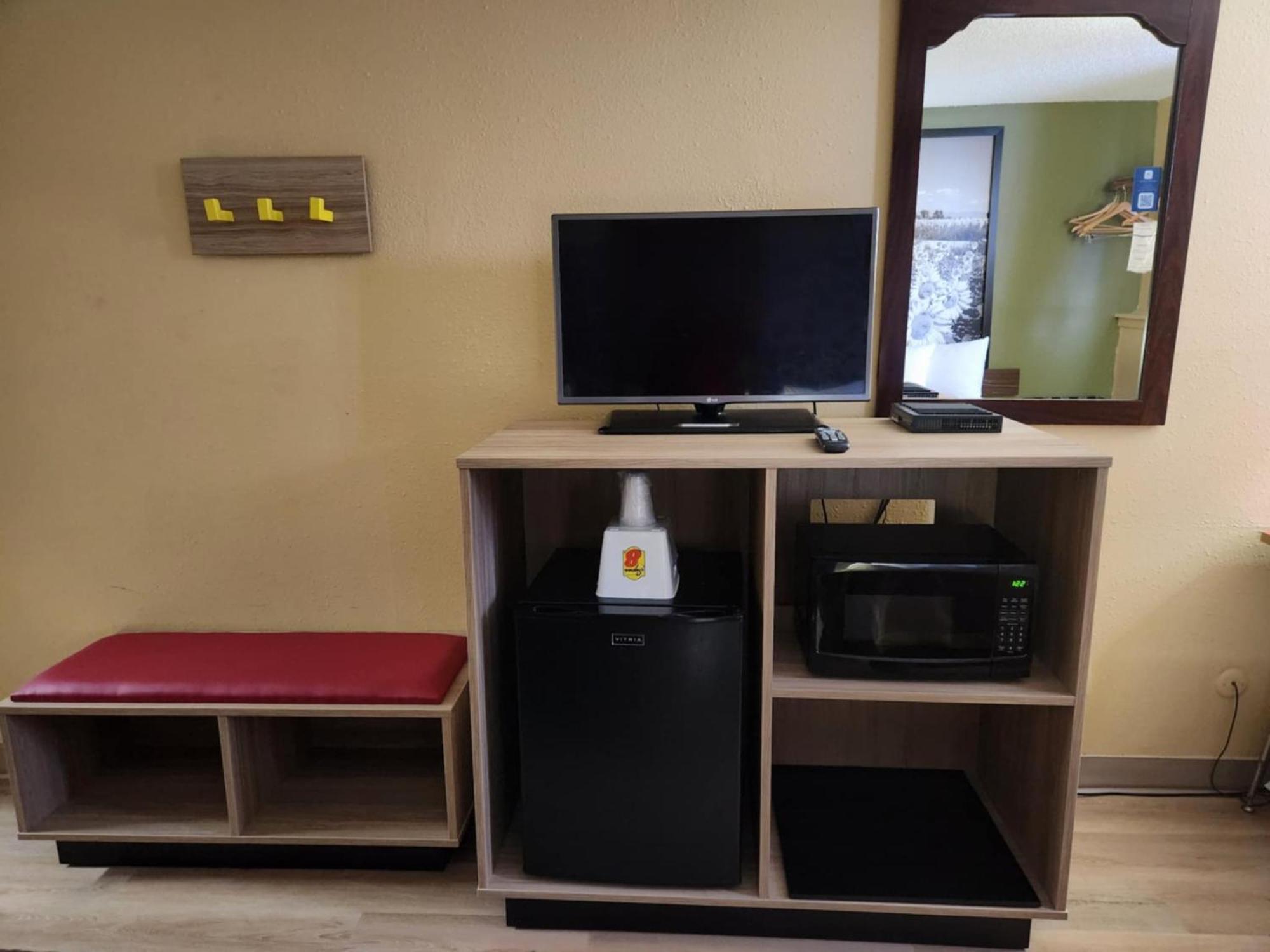 Super 8 By Wyndham Craig Hotel Екстериор снимка