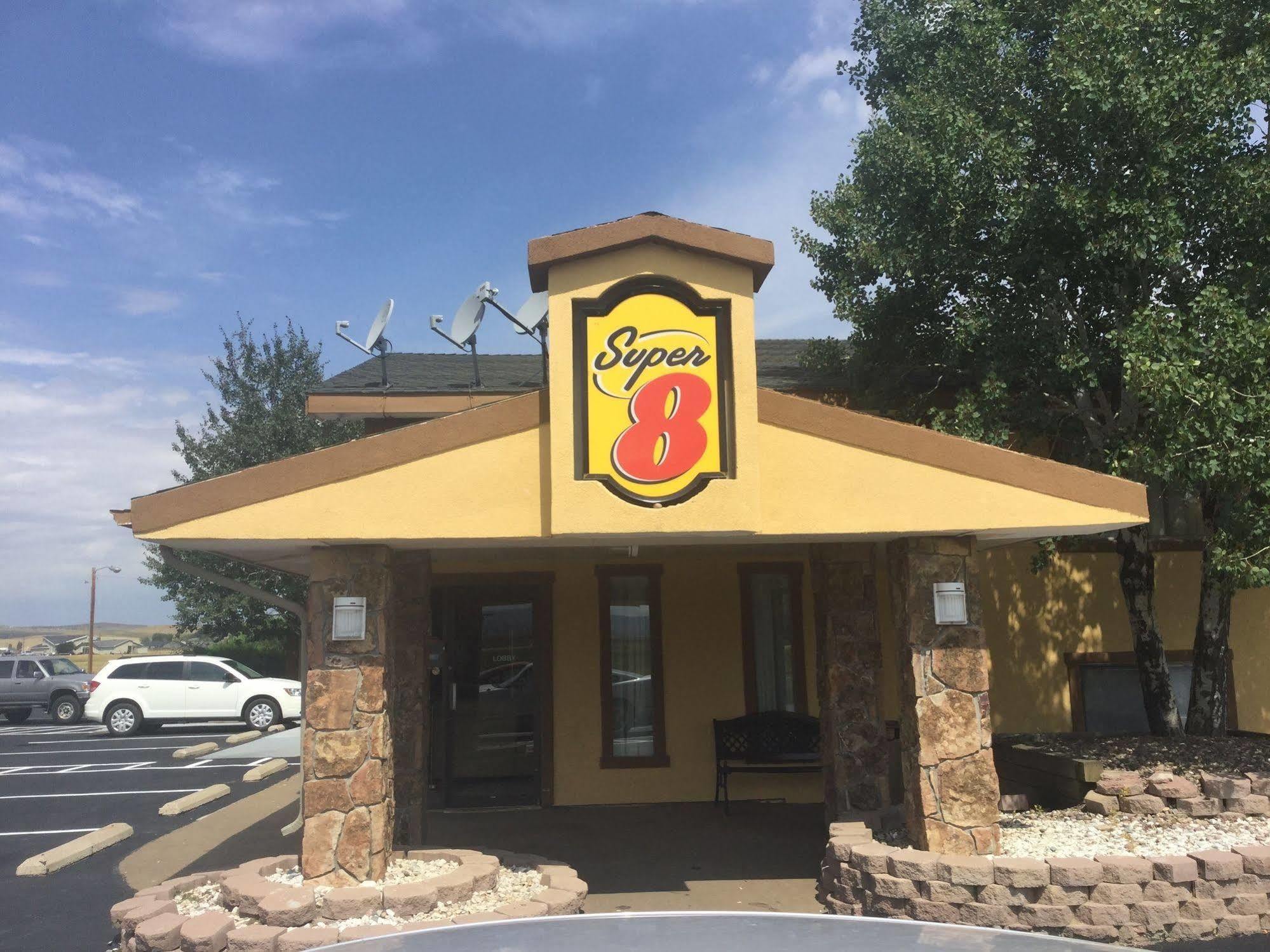 Super 8 By Wyndham Craig Hotel Екстериор снимка